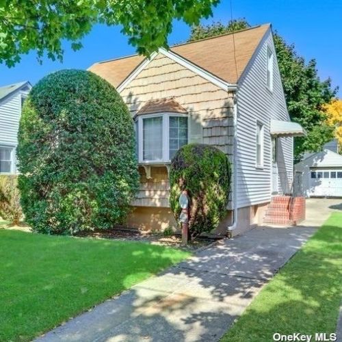 244-23 86th Ave, Jamaica, NY 11426-1018