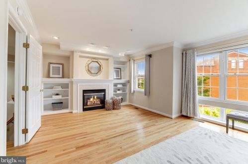 12158 Chancery Sta Cir, Herndon VA 20190-5803 exterior