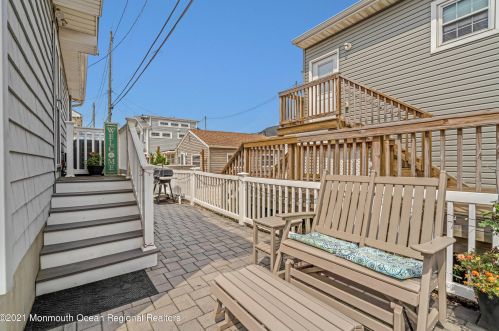 114 Bayview Dr, Lavallette, NJ 08735-1205