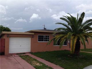 471 35th Pl, Hialeah, FL 33012-5132