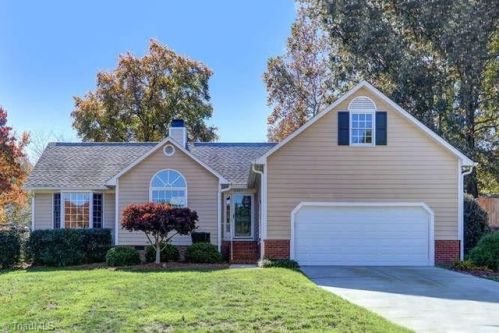 6001 Dawn Ridge Trl, Greensboro, NC 27410-8623