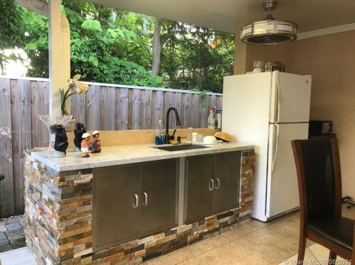 944 Ortega Rd, West Palm Beach, FL 33405-1124