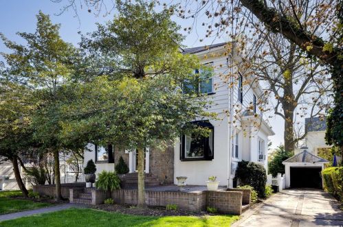419 Woodmere Blvd, Woodsburgh, NY 11598-2049