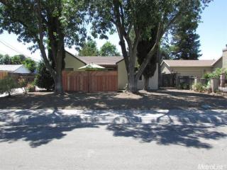 231 Freeman St, Woodland, CA 95695-2811