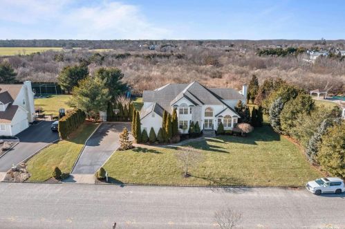 24 Sycamore St, Miller Place, NY 11764-3012