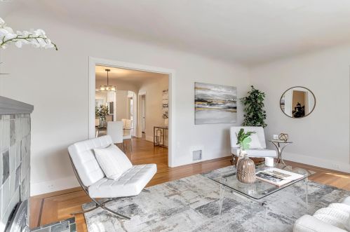 2800 Kingsland Ave, Oakland CA  94619-3325 exterior