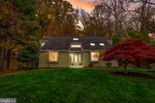 2058 Hawthorne Pl, Paoli, PA 19301-1049