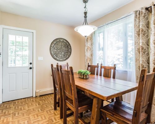 27 Hilden St, San Remo NY  11754-1743 exterior