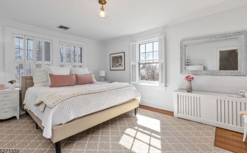 645 Raymond St, Westfield NJ  07090-2451 exterior