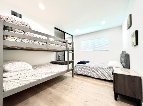 12252 Anzio St, Garden Grove CA  92840-4605 exterior