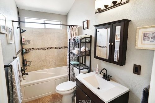20055 Canyon View Dr, Santa Clarita CA  91351-5724 exterior