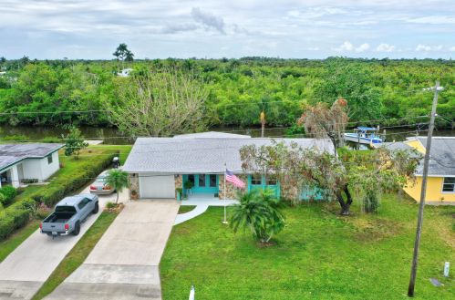 606 Willows Ave, Fort Pierce, FL 34952-1362