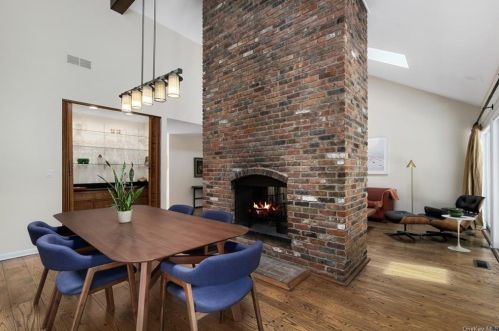 164 Westchester Ave, Scotts Corners NY  10576-1705 exterior