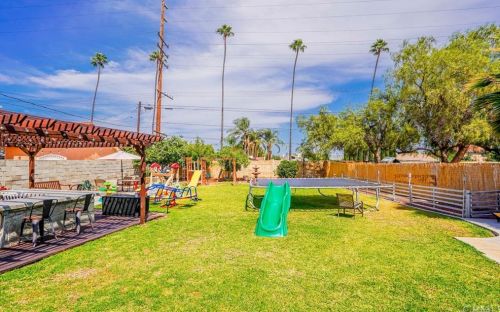 5132 Gardenia Ave, Long Beach CA  90807-1116 exterior