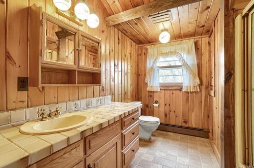 207 Osborne Hill Rd, Fishkill NY  12524-2529 exterior