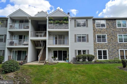 36 Holly Ct, Trenton NJ  08619-4633 exterior