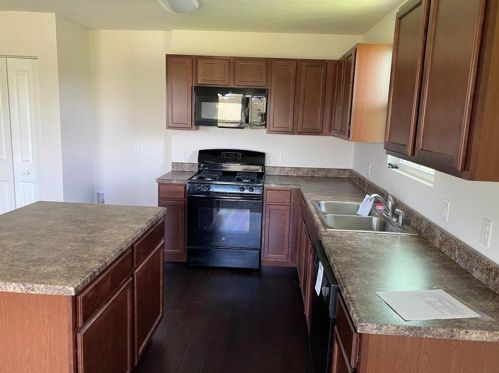 120 Leslie Farms Dr, Evans City PA  16033-4722 exterior