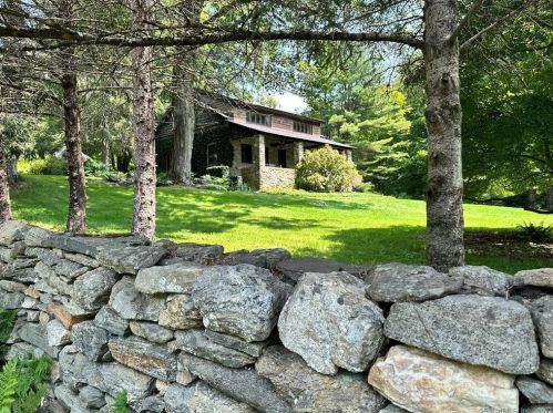 48 Keeler Rd, West Woods, CT 06069-2221
