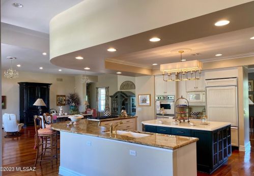 7422 Mystic Cyn Dr, Tucson AZ 85718-7805 exterior