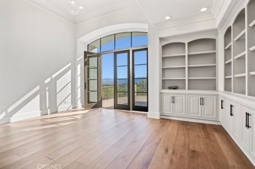 25682 Oak Meadow Dr, Santa Clarita CA  91381-0762 exterior