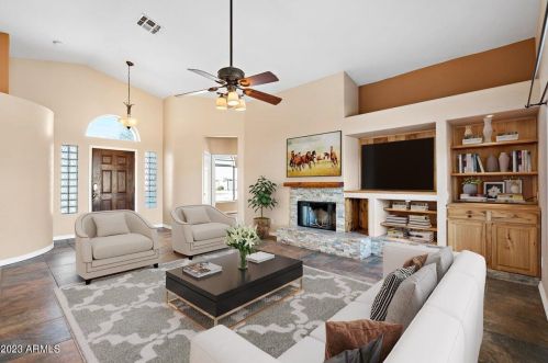 37611 14th St, Phoenix, AZ 85086-9368