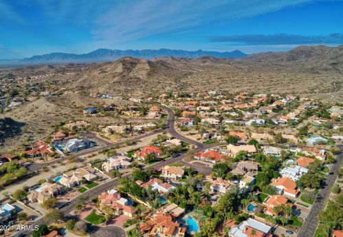 12640 35 Pl, Phoenix AZ 85032-3935 exterior