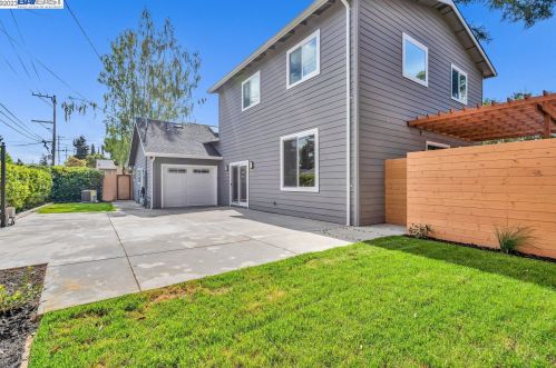 19525 Forest Ave, Hayward CA  94546-3519 exterior