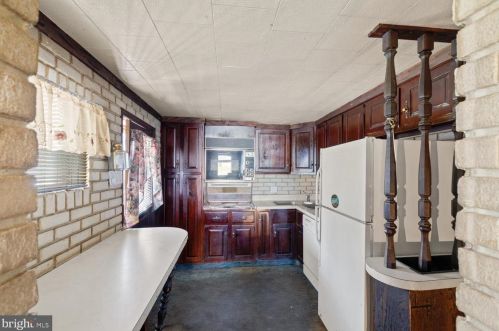 206 Ctr Ave, Dauberville PA  19533-8665 exterior