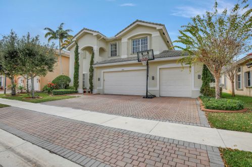 5078 183rd Ave, Hollywood, FL 33029-6317