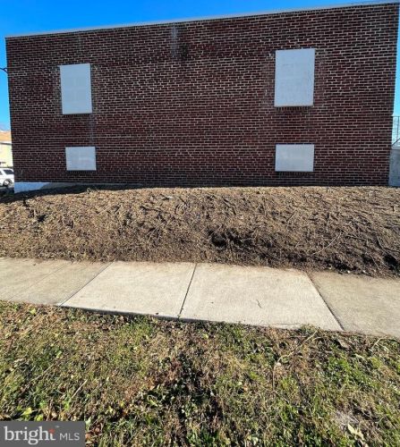 939 Browning Rd, Gloucester, NJ 08031-1625