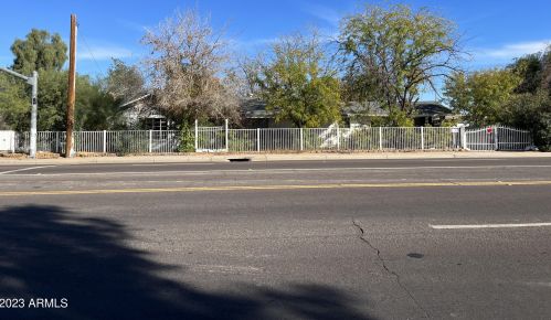 6439 75th Ave, Glendale, AZ 85303-3912