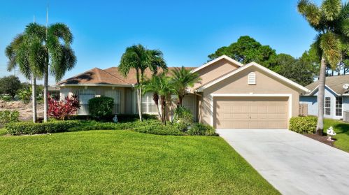 2165 Alloway Ave, Fort Pierce, FL 34953-2738