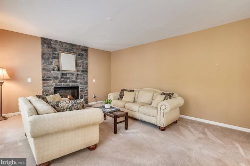 527 Rugby Ct, Purcellville VA  20132-3415 exterior