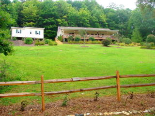 1905 School House Rd, Whitetop, VA 24292-2597