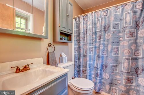 100 Hilldale Rd, Etters PA  17319-9469 exterior