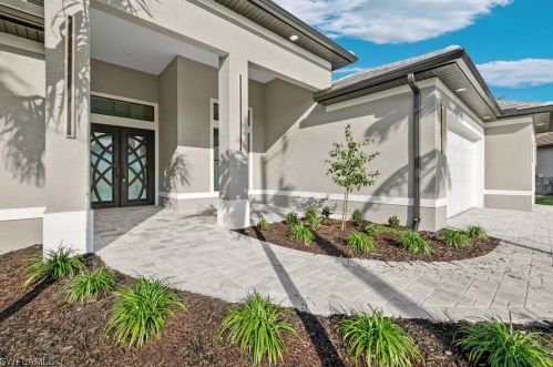 2209 43rd St, Cape Coral, FL 33914-6106
