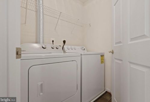 12257 Tulane Fls Dr, Bristow VA  20136-2183 exterior