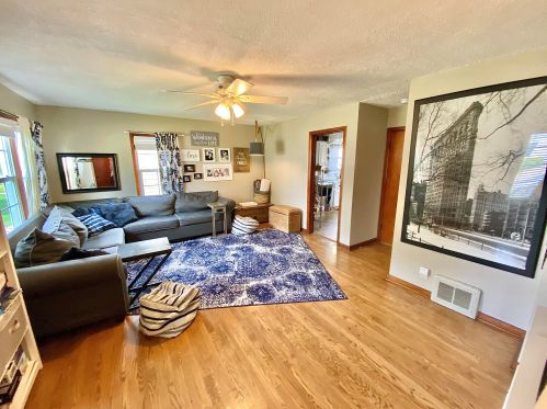 3838 5th Pl, Milwaukee, WI 53207-3812
