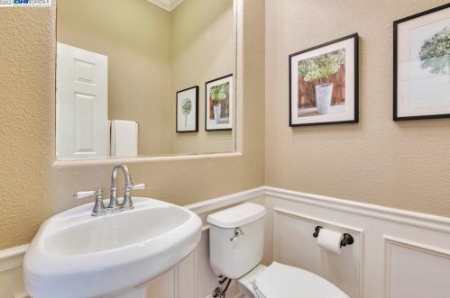 23 Byron Ct, Concord CA 94523-4138 exterior