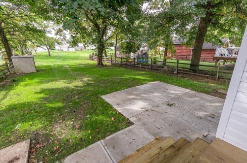 318 New Castle St, Zelienople PA  16063-1336 exterior