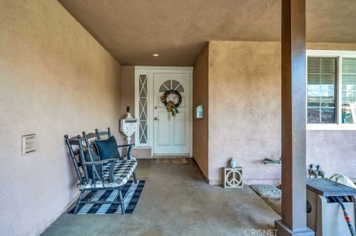 27207 Hidaway Ave, Santa Clarita, CA 91351-3302