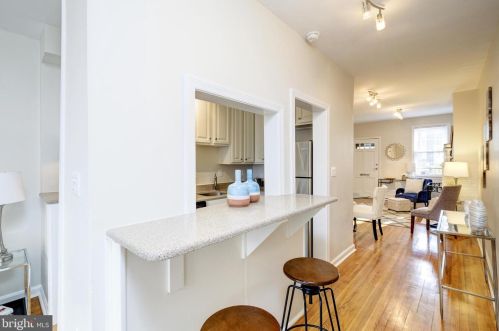 904 25th St, Washington DC 20037-2102 exterior