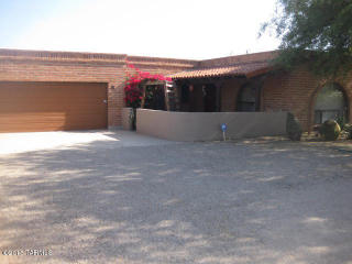 3050 Ironwood Hill Dr, Tucson, AZ 85745-1040