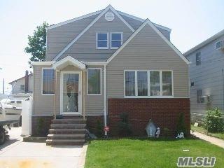 17 Sagamore Rd, Barnum Island NY  11558-1412 exterior