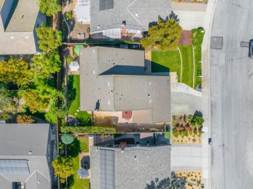 16711 Willow Creek Dr, Morgan Hill CA  95037-4819 exterior