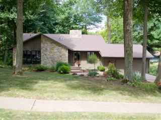 70 Dartmouth Dr, Mansfield, OH 44904-9342