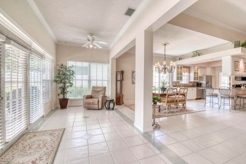 8208 Palm Hammock Ln, Hobe Sound FL 33455-8223 exterior