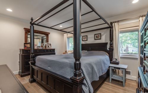 6 Cedar Crest Dr, Huntington Station NY  11746-6652 exterior