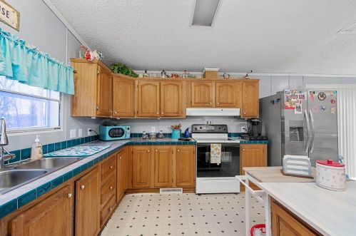 56 Wheatley Rd, North Charleroi PA  15022-3431 exterior