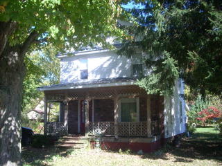 49 Williamson St, Malone, NY 12953-1440